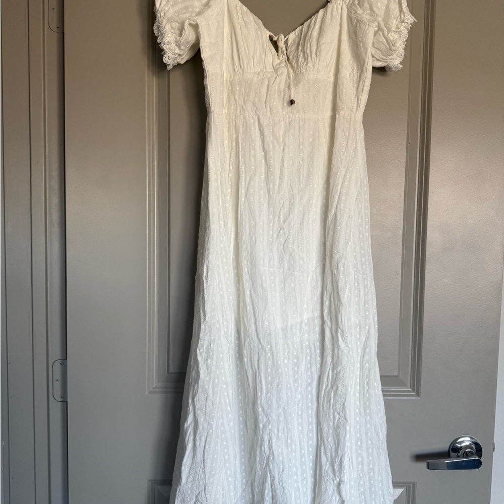 Chic White Off-Shoulder Maxi Dress